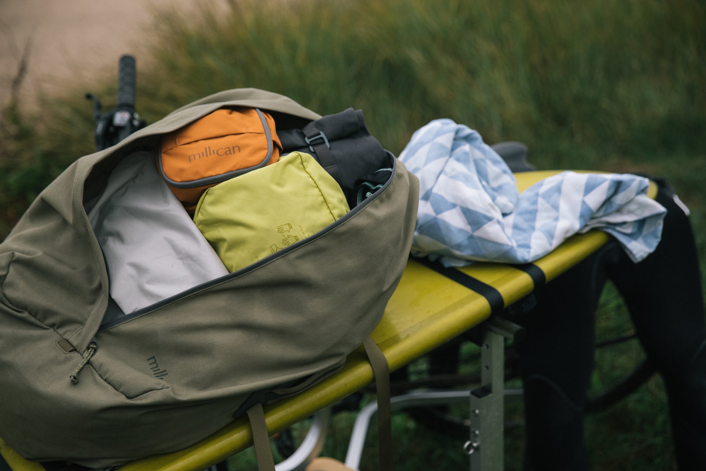 Miles 40L with various Packing Cubes