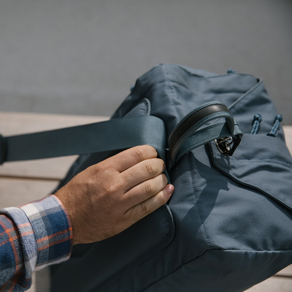 Miles The Duffle Bag 28L (Tarn) - Lifestyle