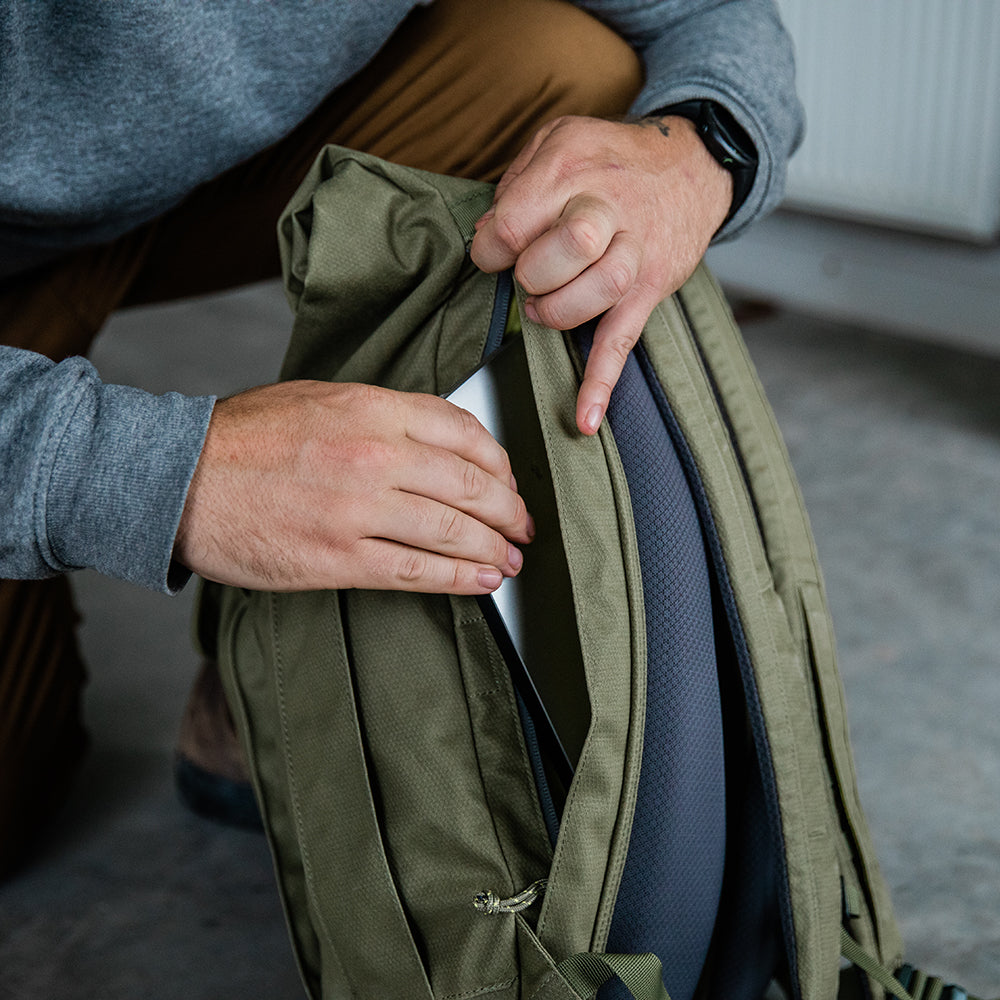 Smith The Roll Pack 25L Daysack (Moss) - Lifestyle